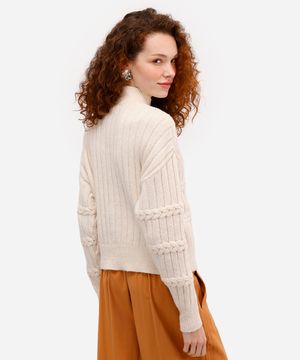 suéter feminino gola alta texturizado bege