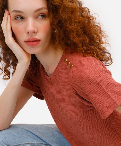 blusa feminina manga curta texturizada com botões rosa