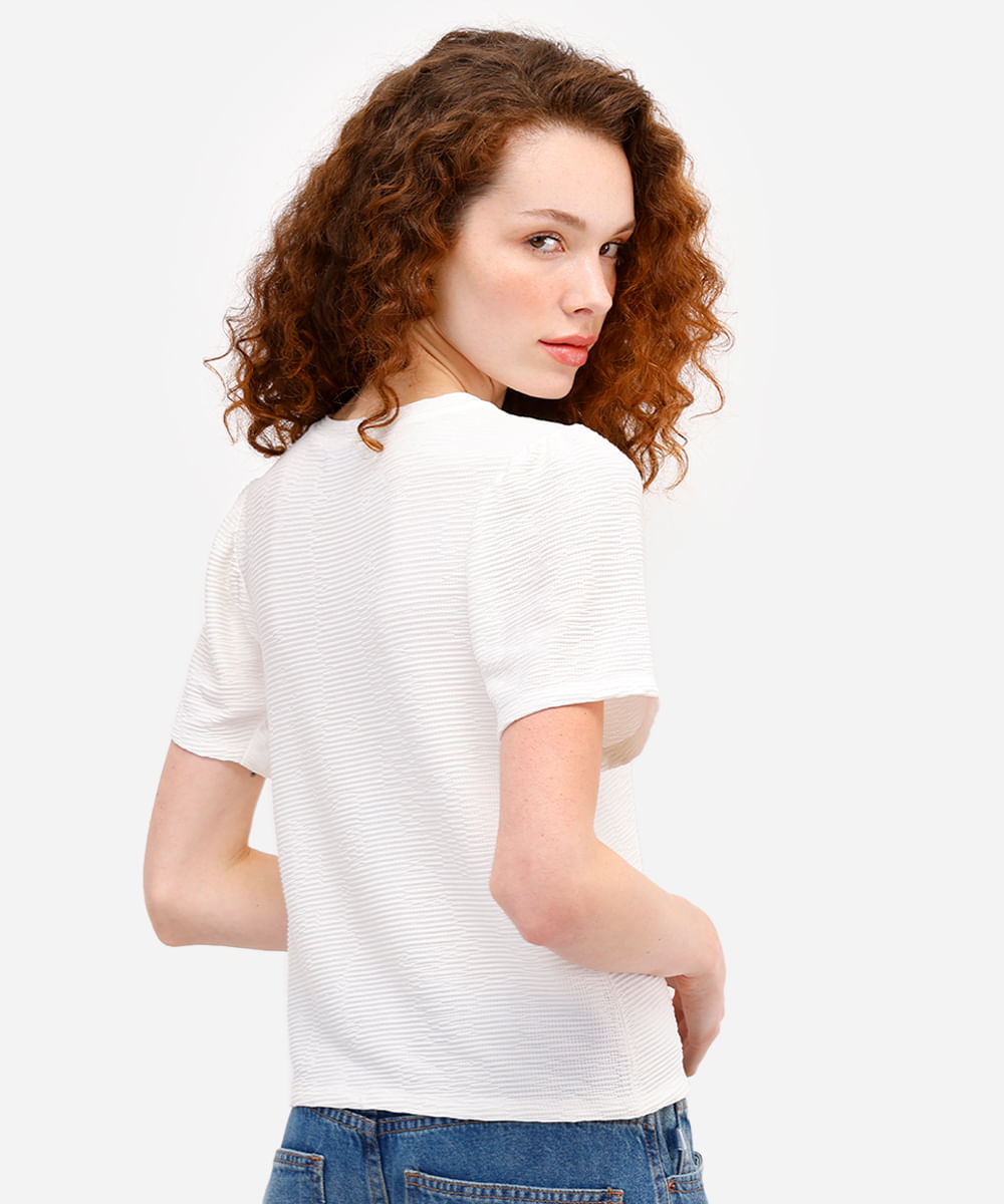 blusa feminina manga curta texturizada com botões off white