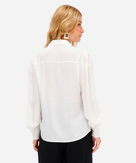 camisa feminina de viscose texturizada poá off white