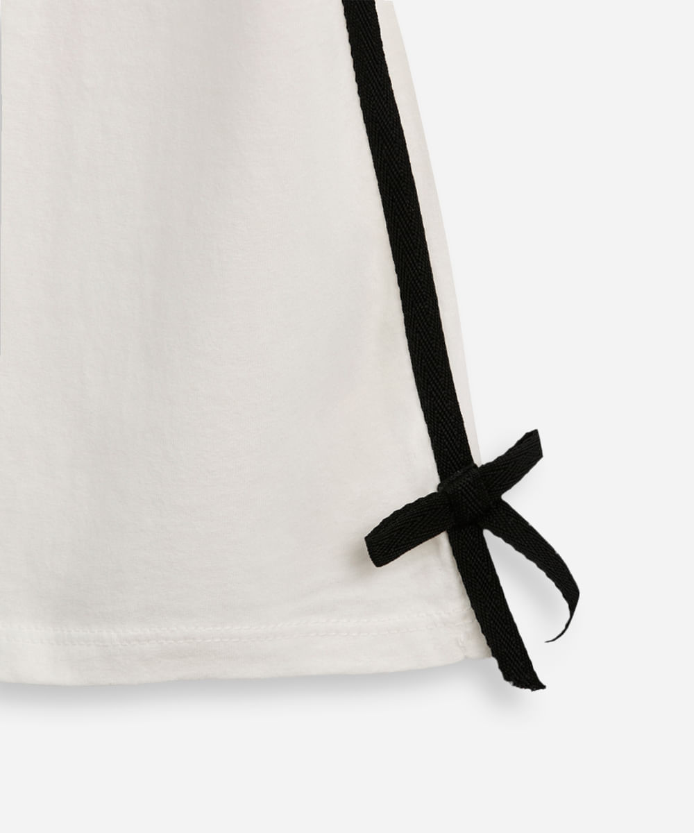 camiseta de algodão infantil lacinho na lateral off white