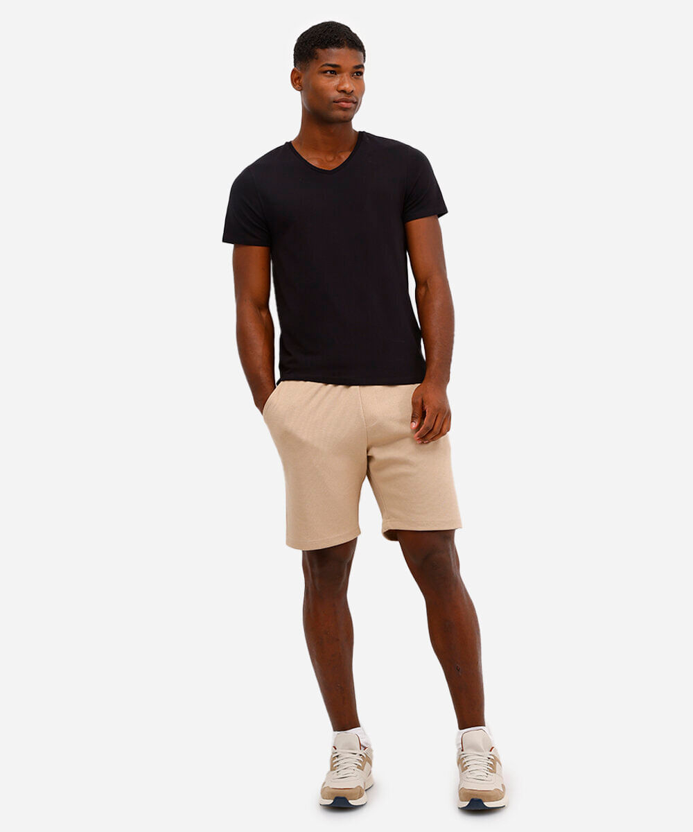 camiseta de algodão gola v preta