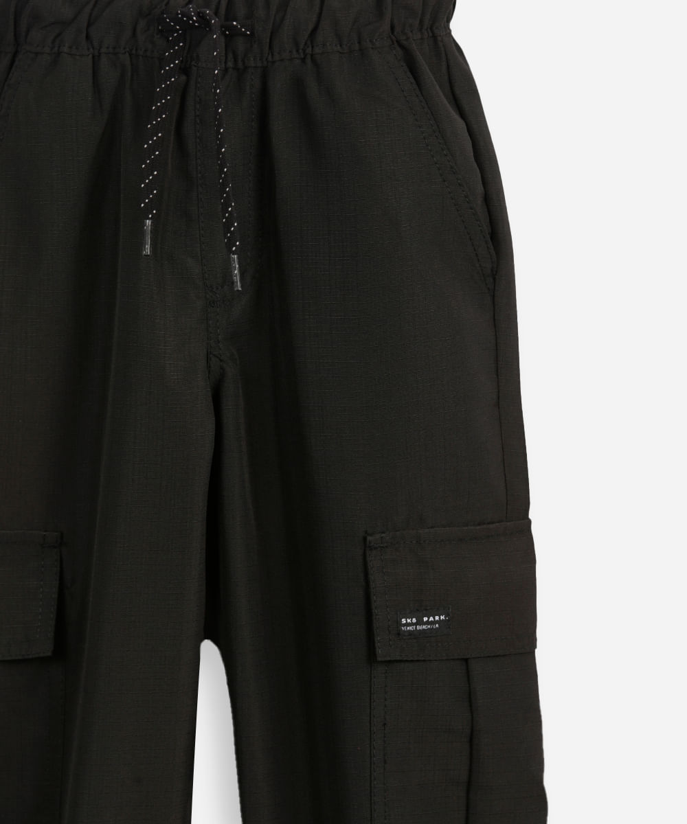 calça jogger infantil com bolsos cargo preta