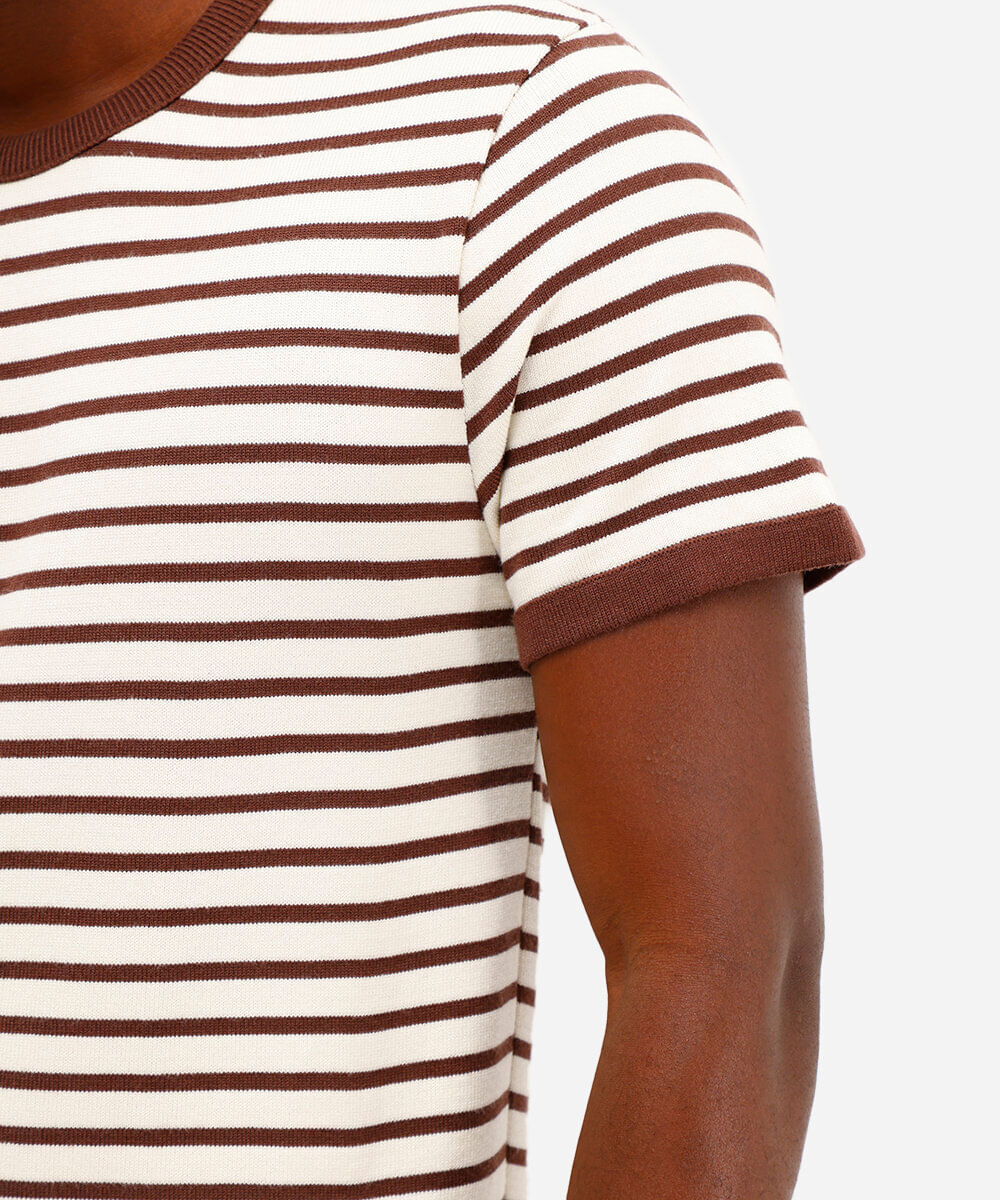 camiseta relaxed de tricot listrada marrom