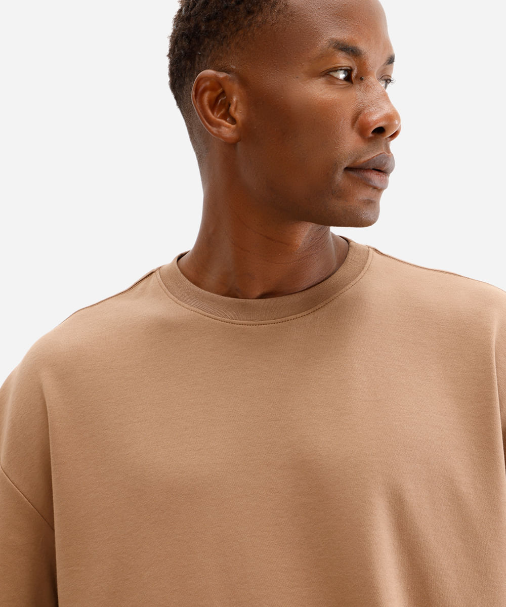 camiseta oversized masculina de algodão peruano marrom