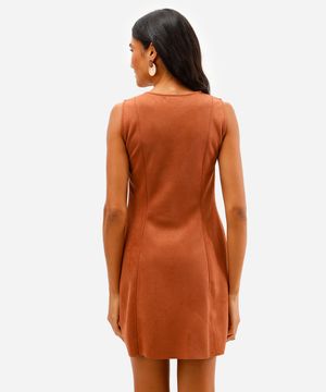 vestido curto feminino de suede com recortes marrom