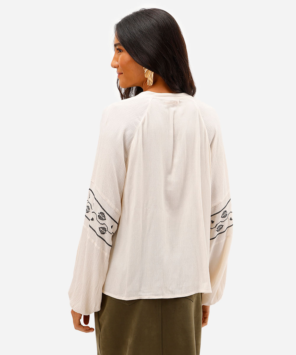bata feminina de viscose com bordado texturizada off white