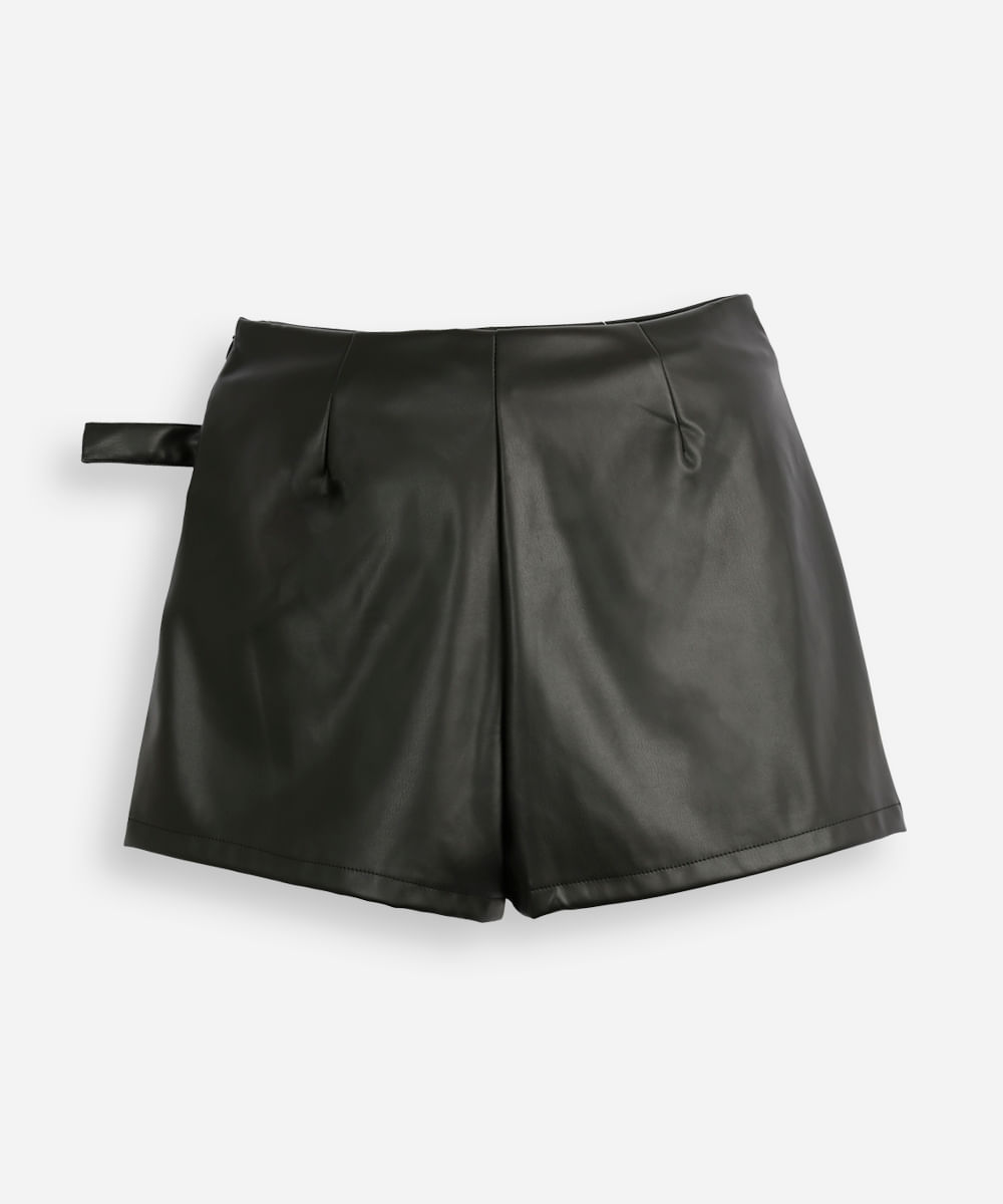 short saia juvenil de poliuretano com transpasse e fivela preto