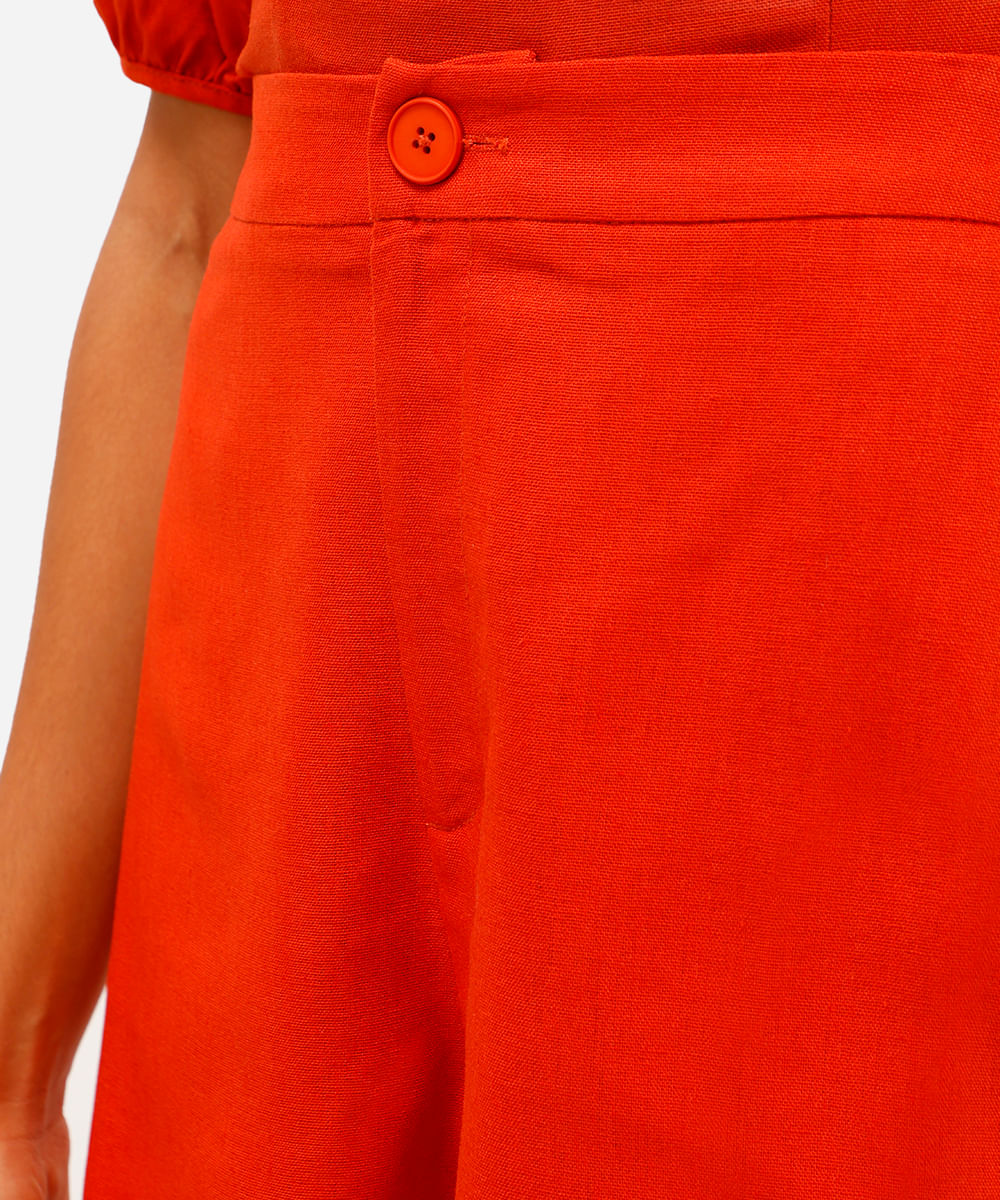 short feminino de alfaiataria com linho laranja