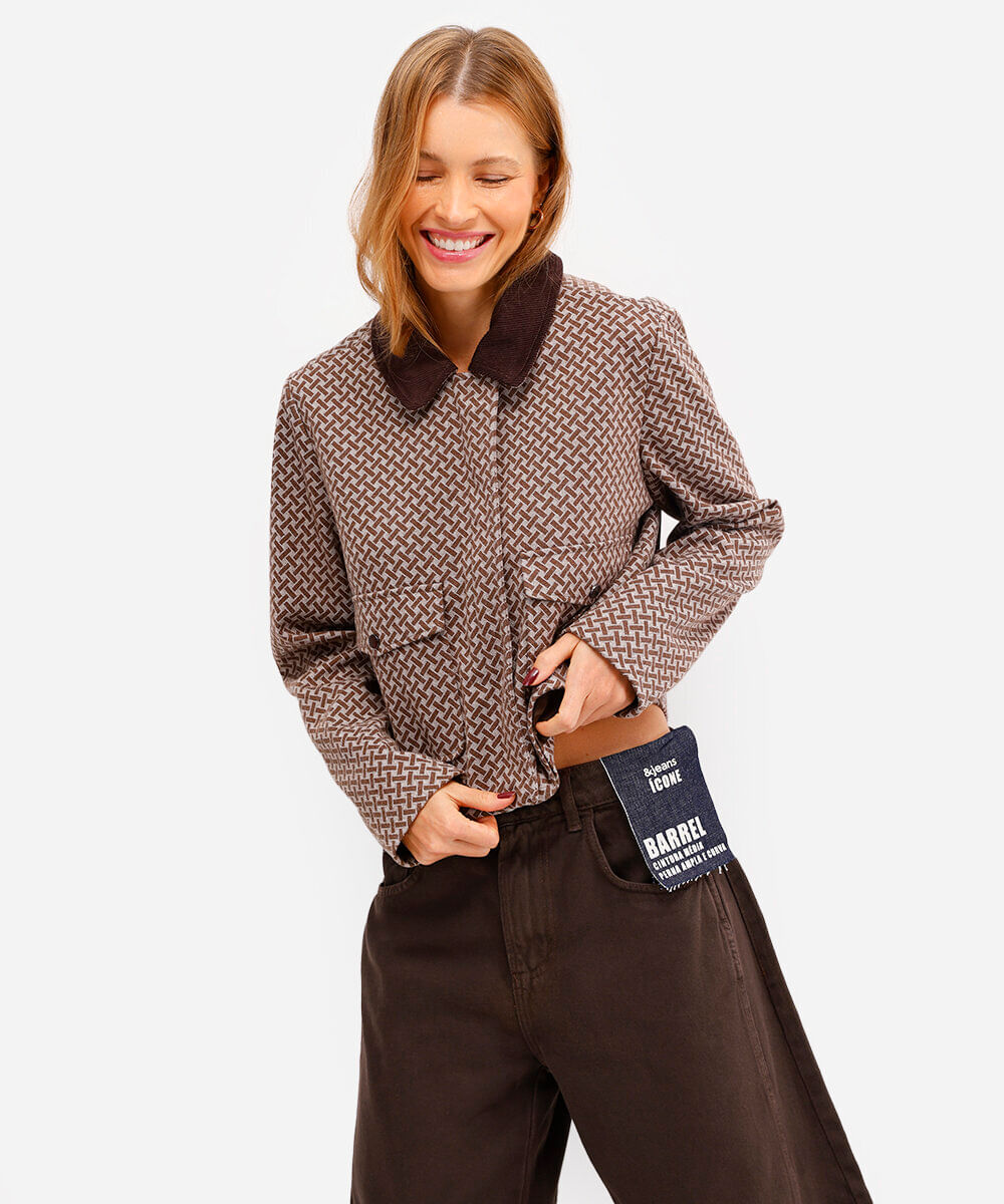 calça barrel feminina de sarja com recortes marrom