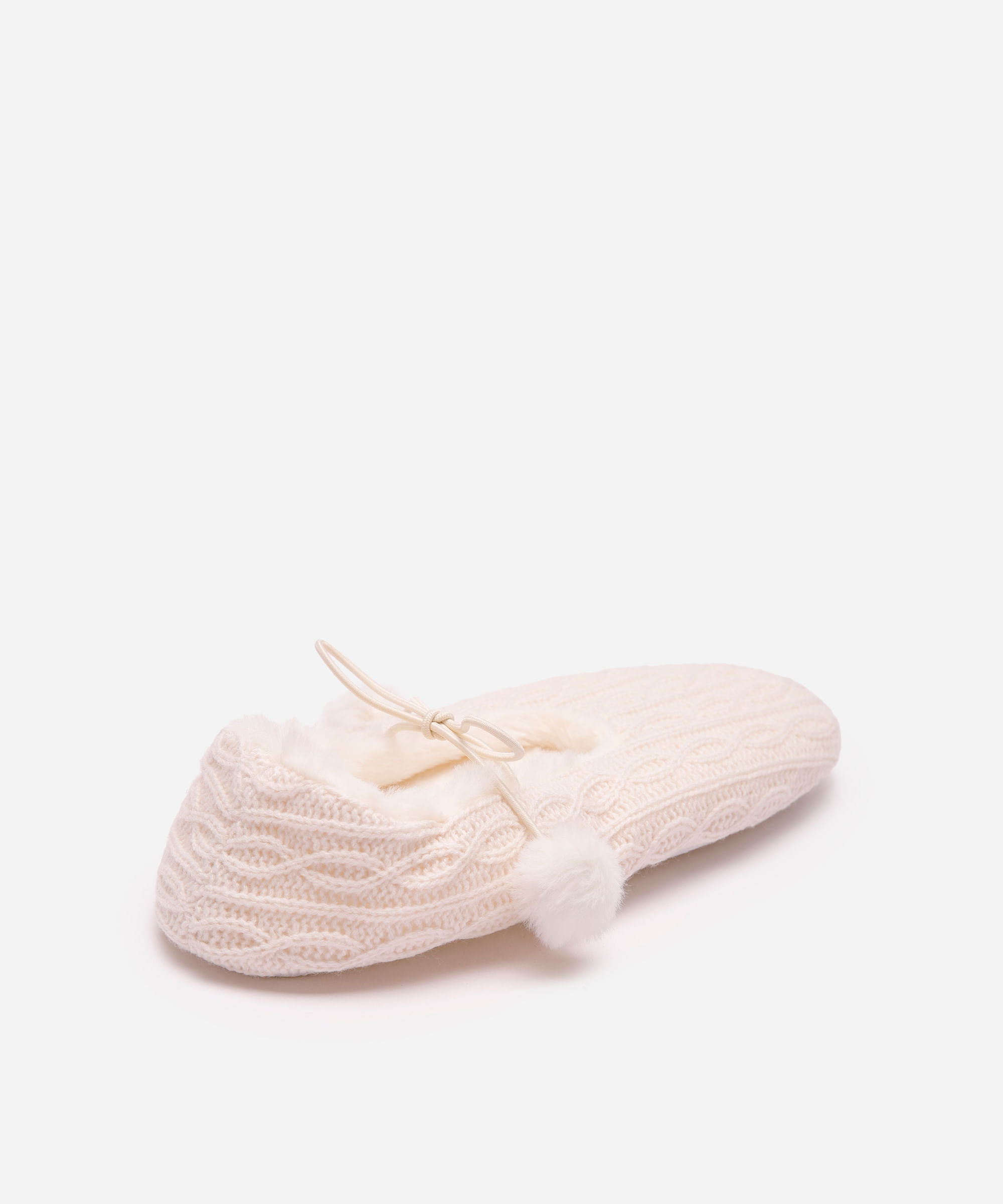 pantufa feminina de tricot com amarração e antiderrapante bege