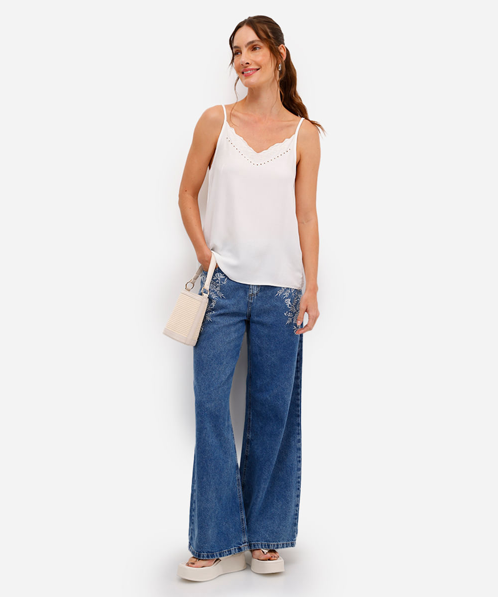 blusa alça fina de viscose com bordado floral off white