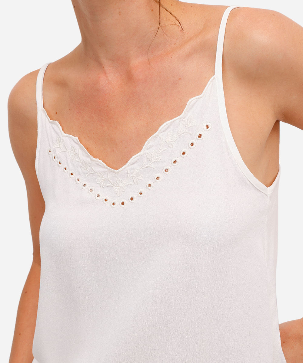 blusa alça fina de viscose com bordado floral off white