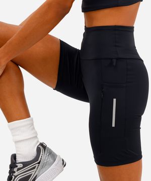 bermuda feminina esportiva ace com refletivo e bolsos preto
