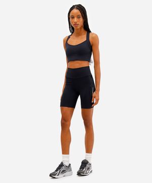 bermuda feminina esportiva ace com refletivo e bolsos preto