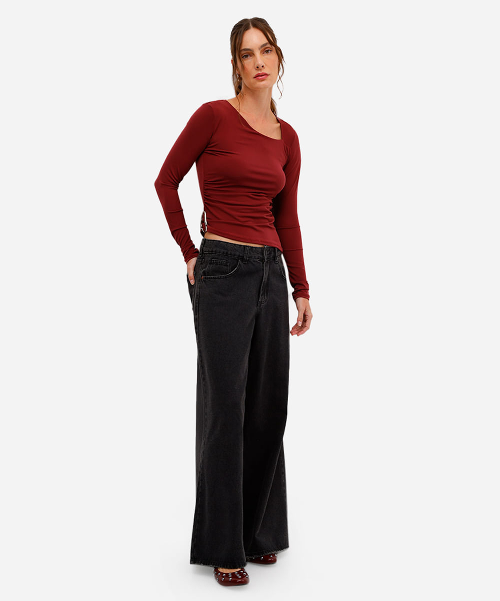 blusa feminina decote assimétrico manga longa franzida vinho