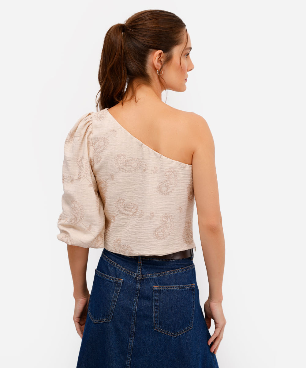 blusa ombro único feminina bordado paisley bege
