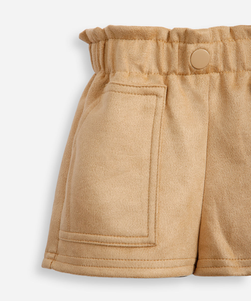 short mom infantil de suede com bolsos bege