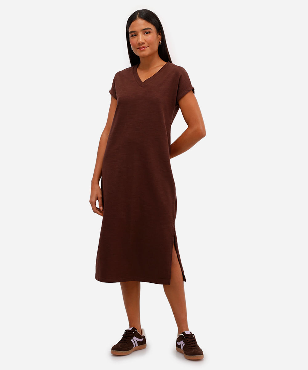 vestido midi básico feminino texturizado marrom