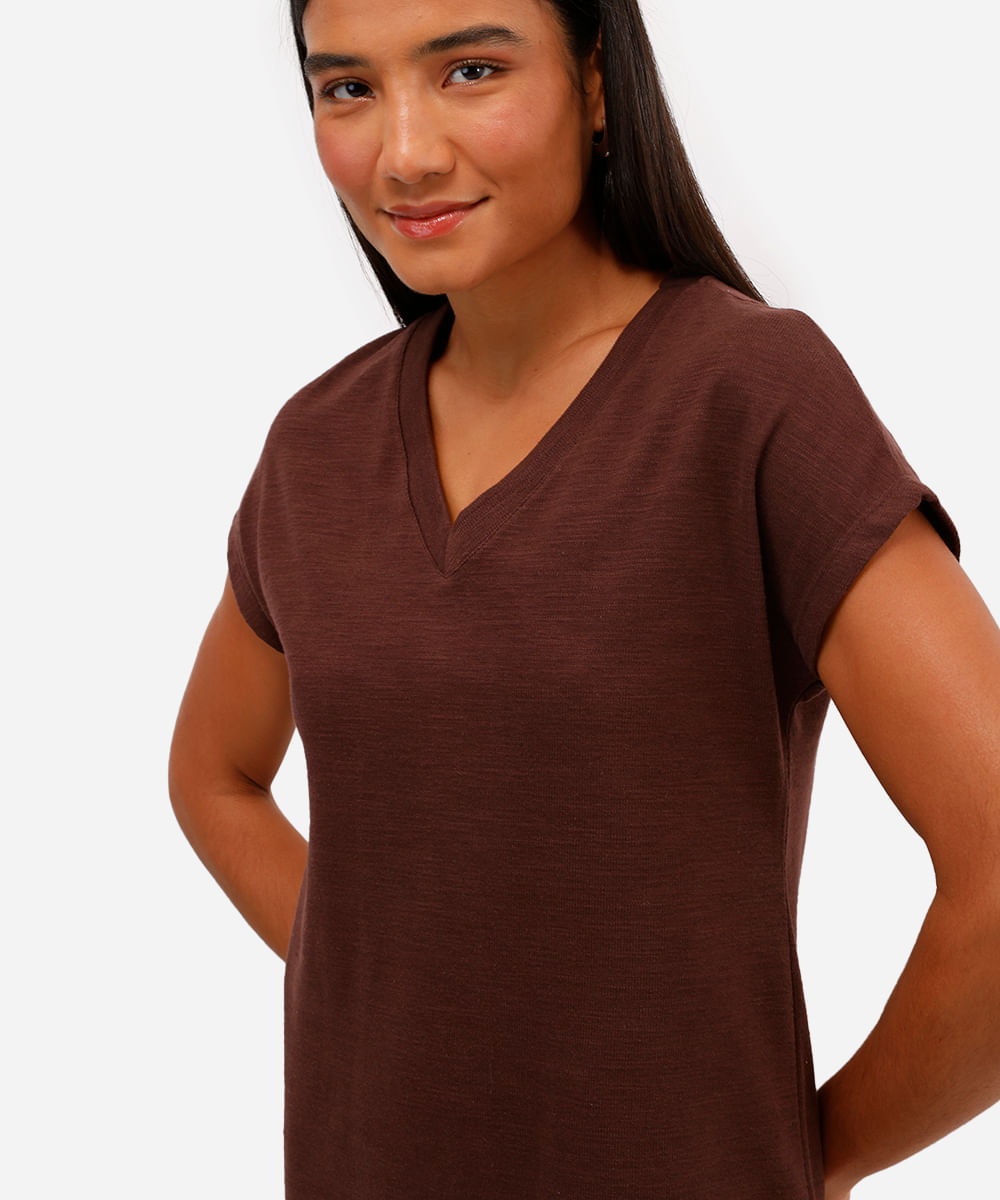 vestido midi básico feminino texturizado marrom