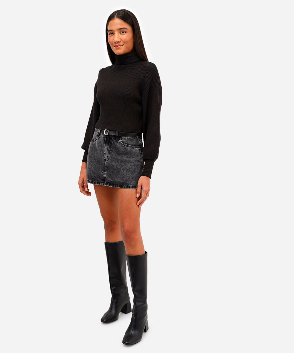 suéter de tricot canelado cropped gola alta - preto