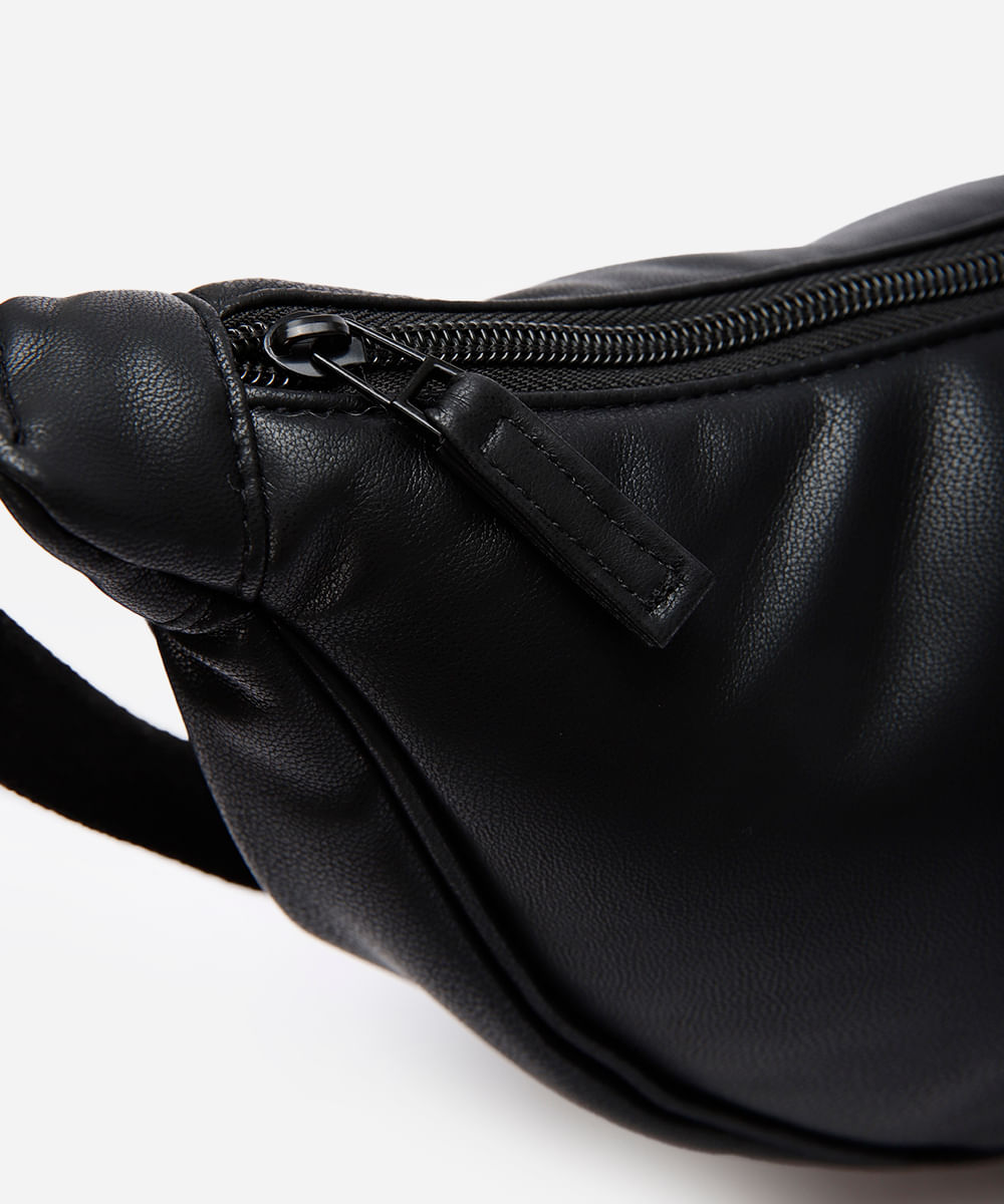 bolsa feminina transversal arredondada preta