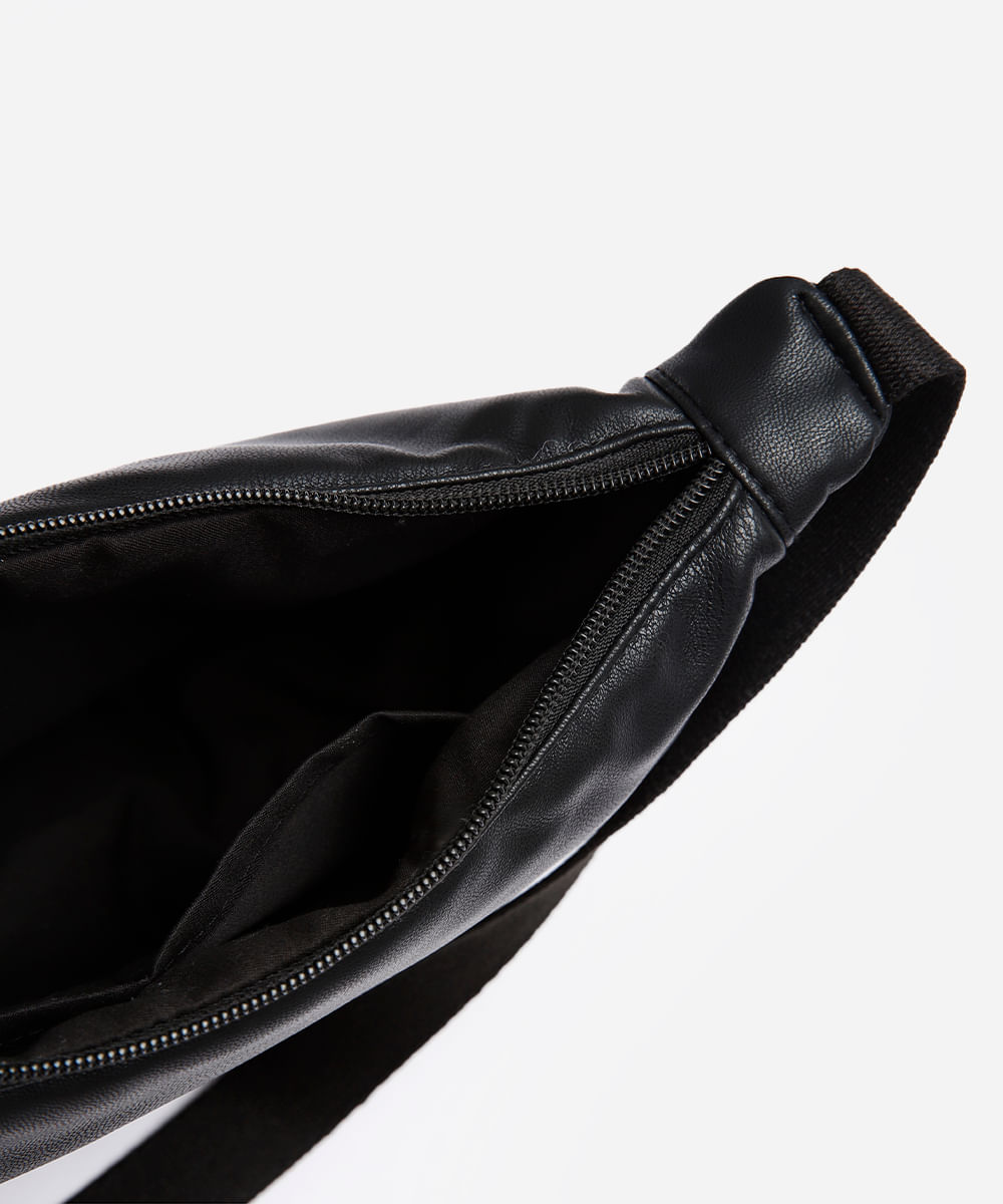 bolsa feminina transversal arredondada preta