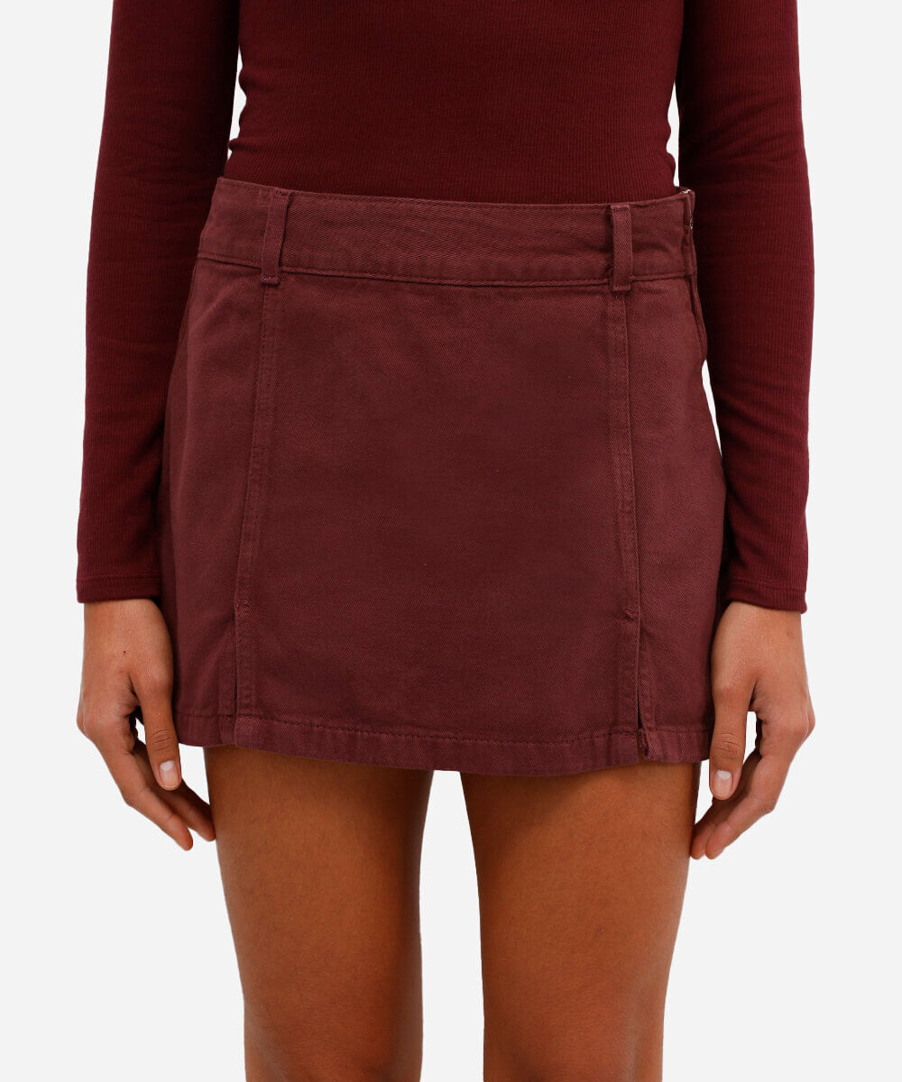 short saia feminino de sarja com fendas - vinho
