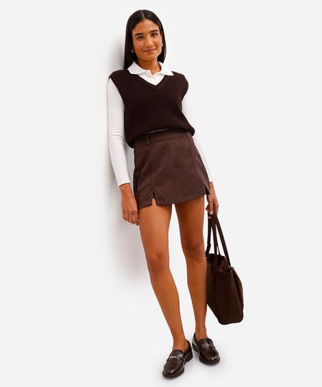 short saia feminino de sarja com fendas marrom
