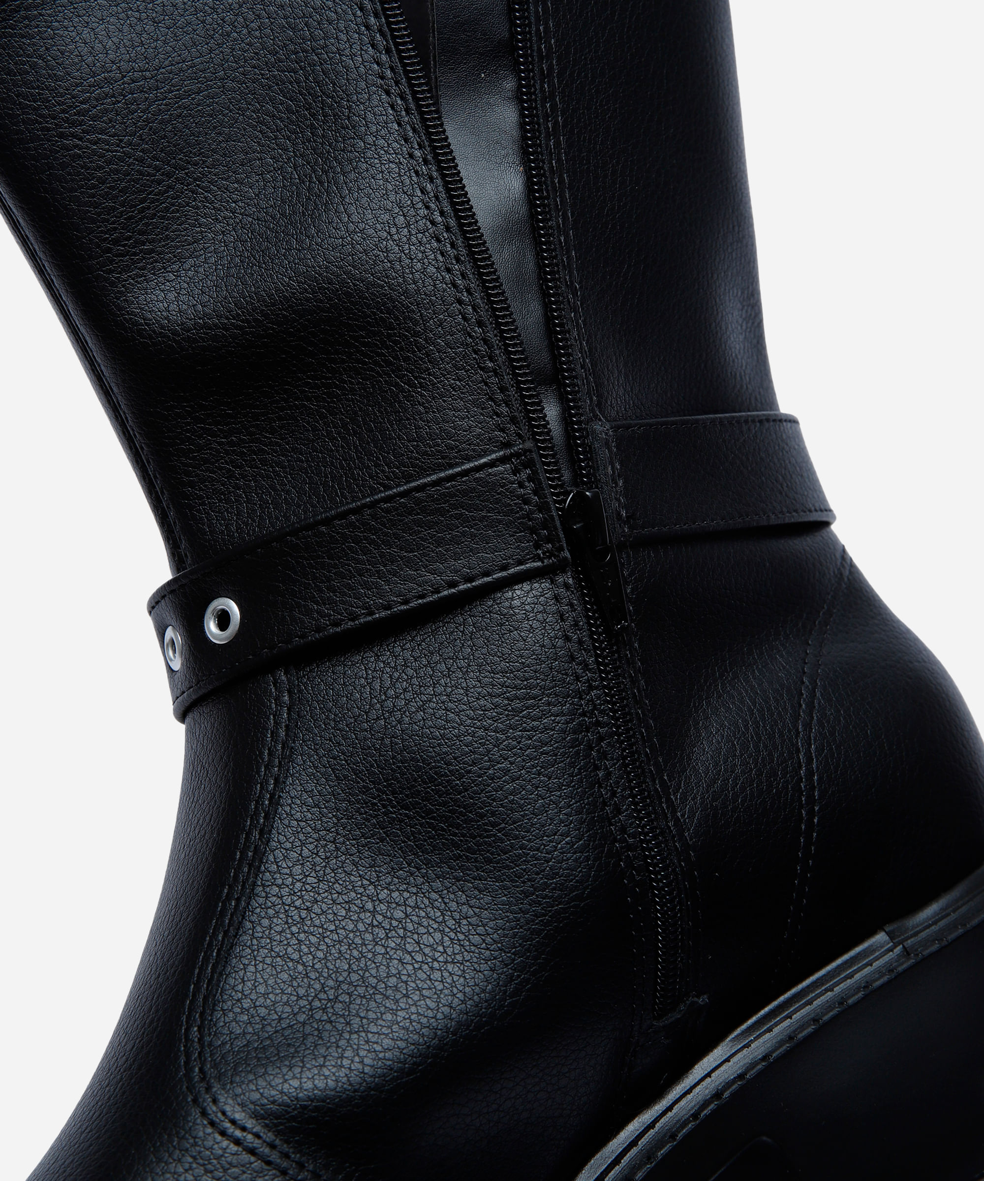 bota cano médio feminina com fivela vizzano preta