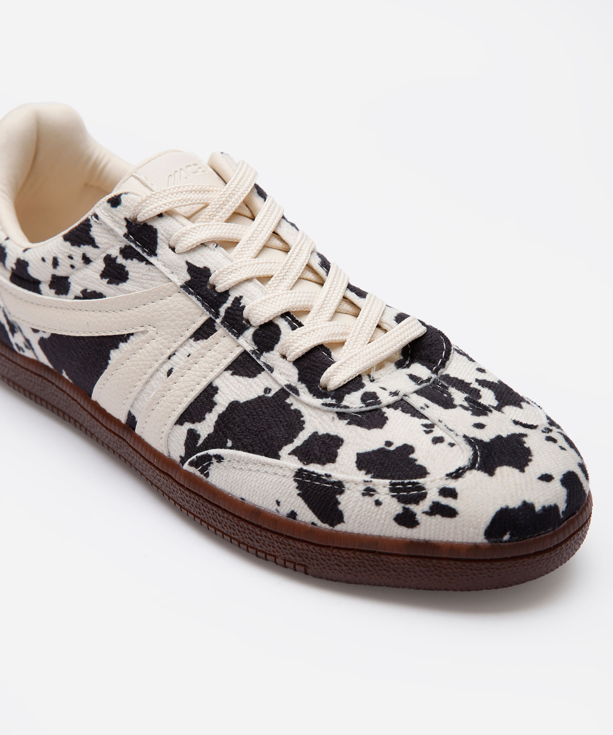tênis bossa com recortes animal print ace off white