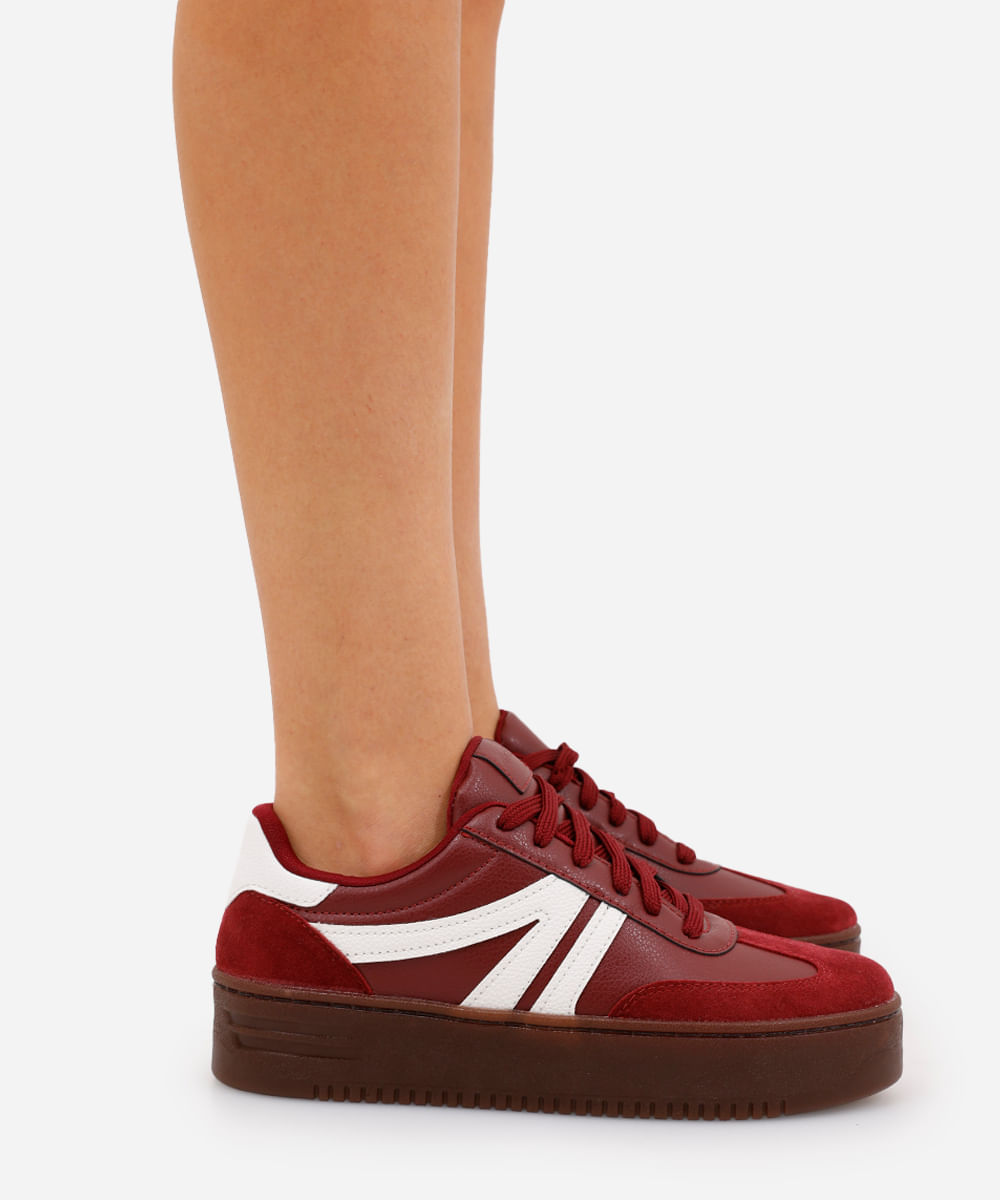 Tênis plataforma casual com recortes