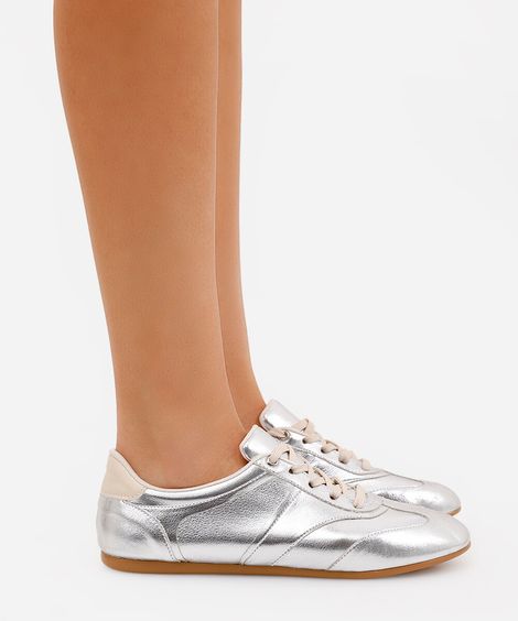 tênis casual cano baixo com recortes mindset prateado