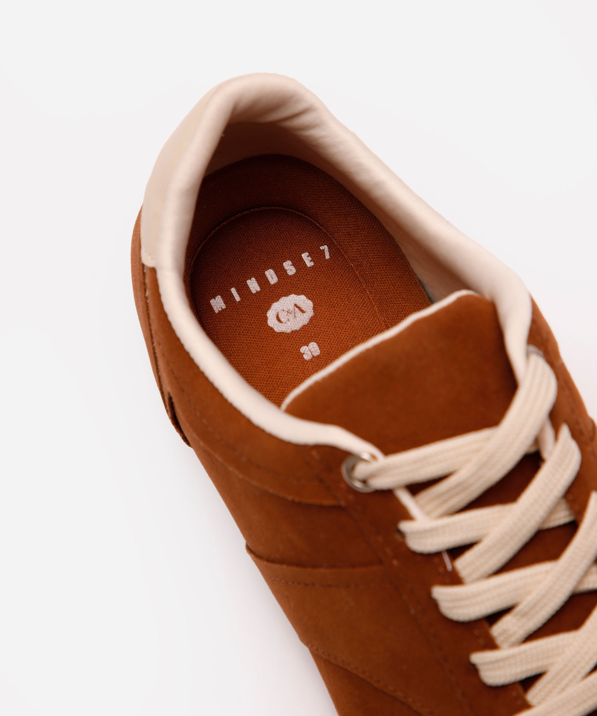 tênis casual cano baixo com recortes mindset marrom