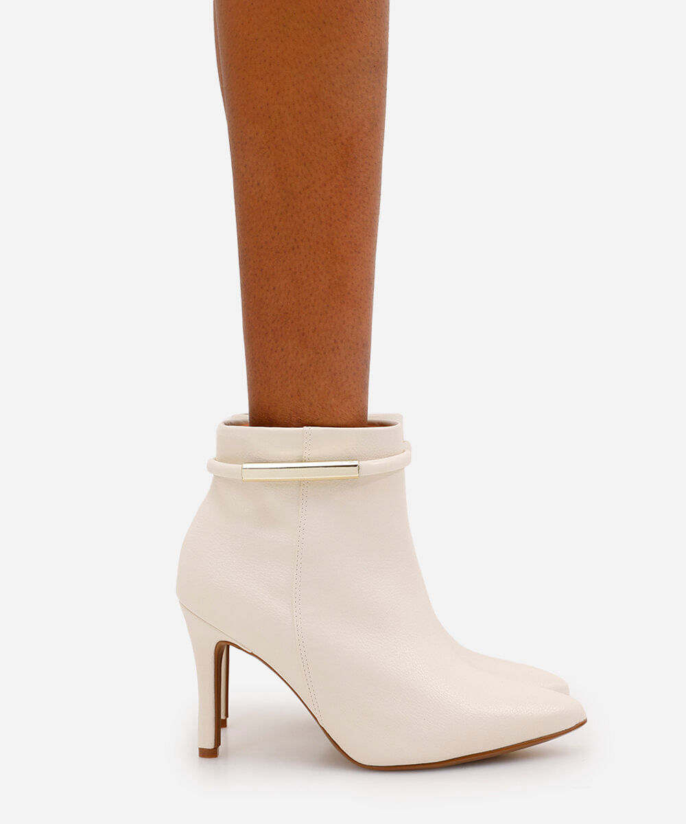bota feminina cano curto bico fino vizzano off white