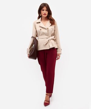 calça feminina de alfaiataria cintura alta com pences vinho