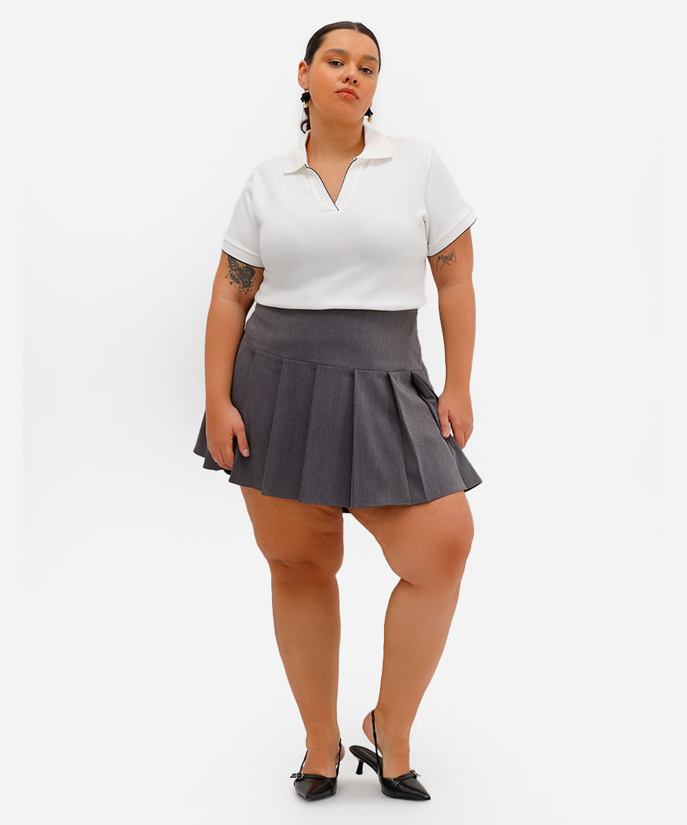 polo feminina canelada manga curta plus size off white