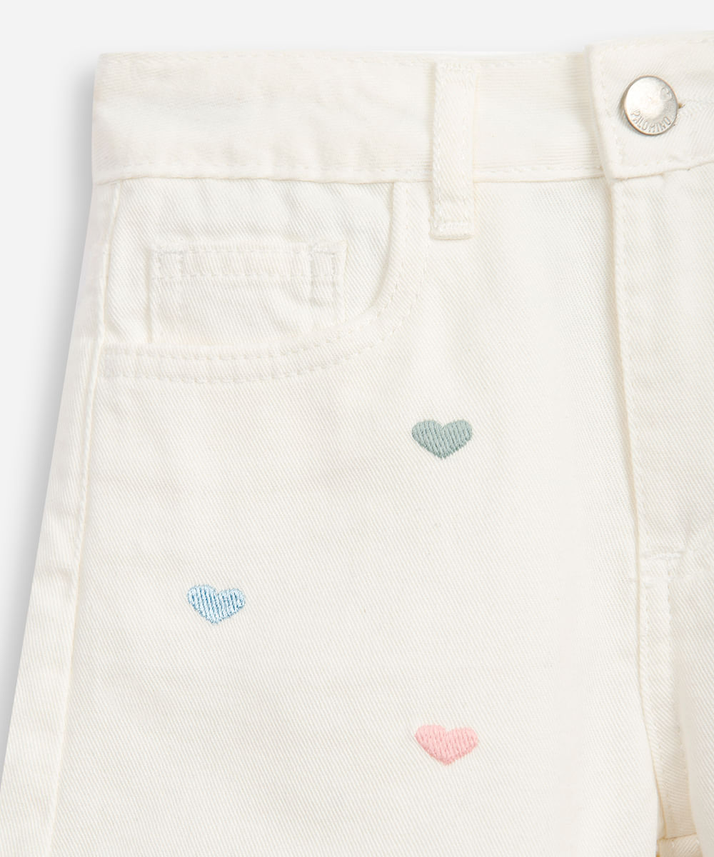 shorts mom infantil de sarja coração off white