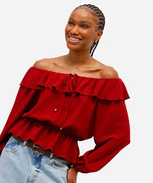 blusa ombro a ombro feminina com babados texturizada vinho