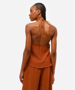 blusa feminina frente única texturizada com babados marrom