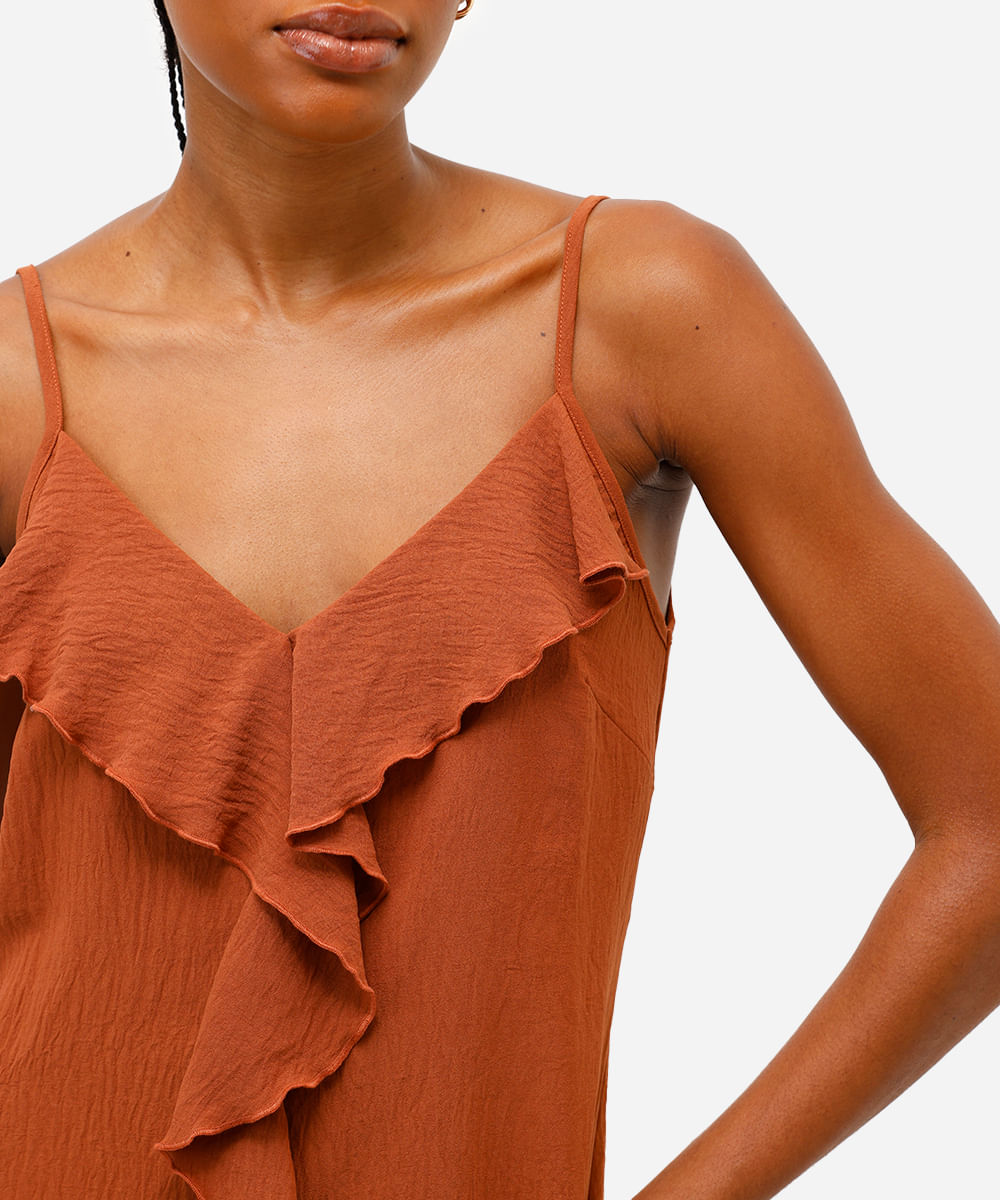 vestido curto feminino alça fina com babados texturizado marrom