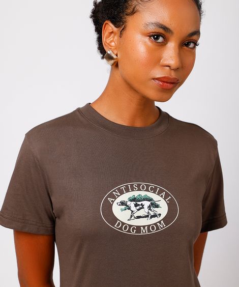 camiseta feminina de algodão antisocial dog mom mindset marrom