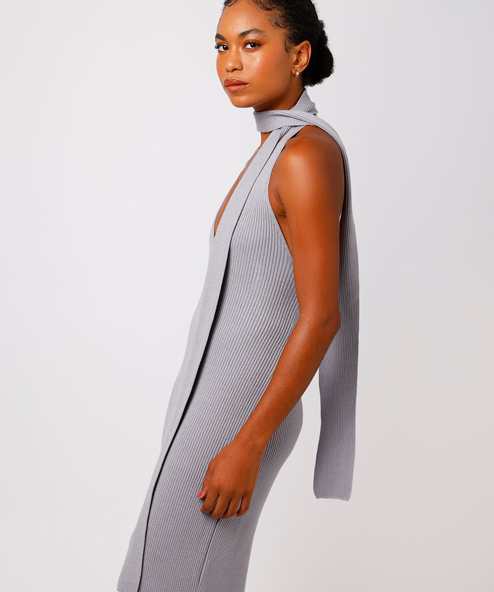 vestido longo feminino de tricot com echarpe cinza
