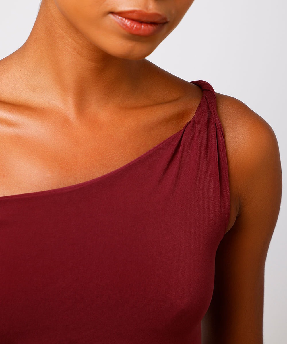 blusa feminina decote assimétrico mindset vinho