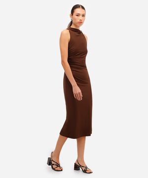 vestido midi feminino franzido com fenda marrom