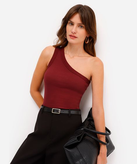 blusa ombro único canelada vinho