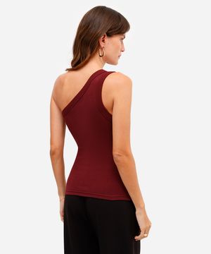 blusa ombro único canelada vinho