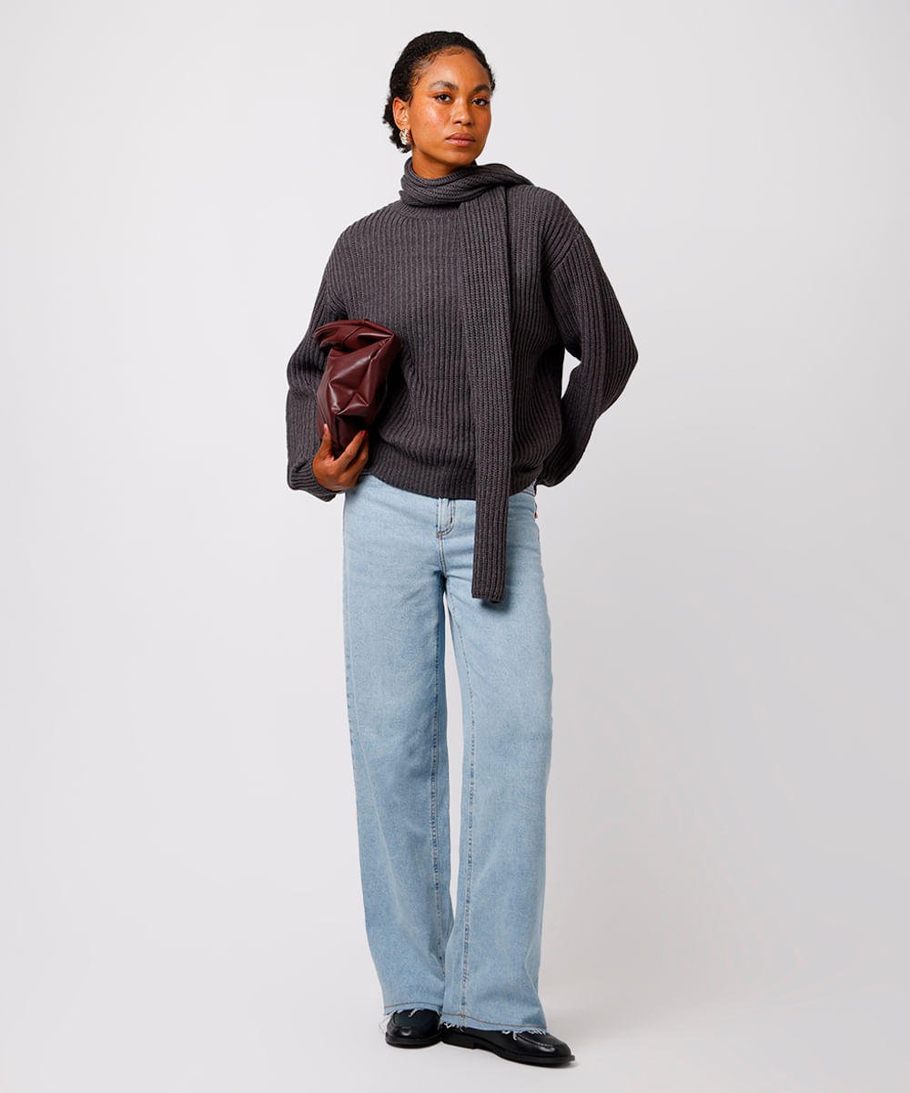 suéter feminino de tricot com cachecol cinza