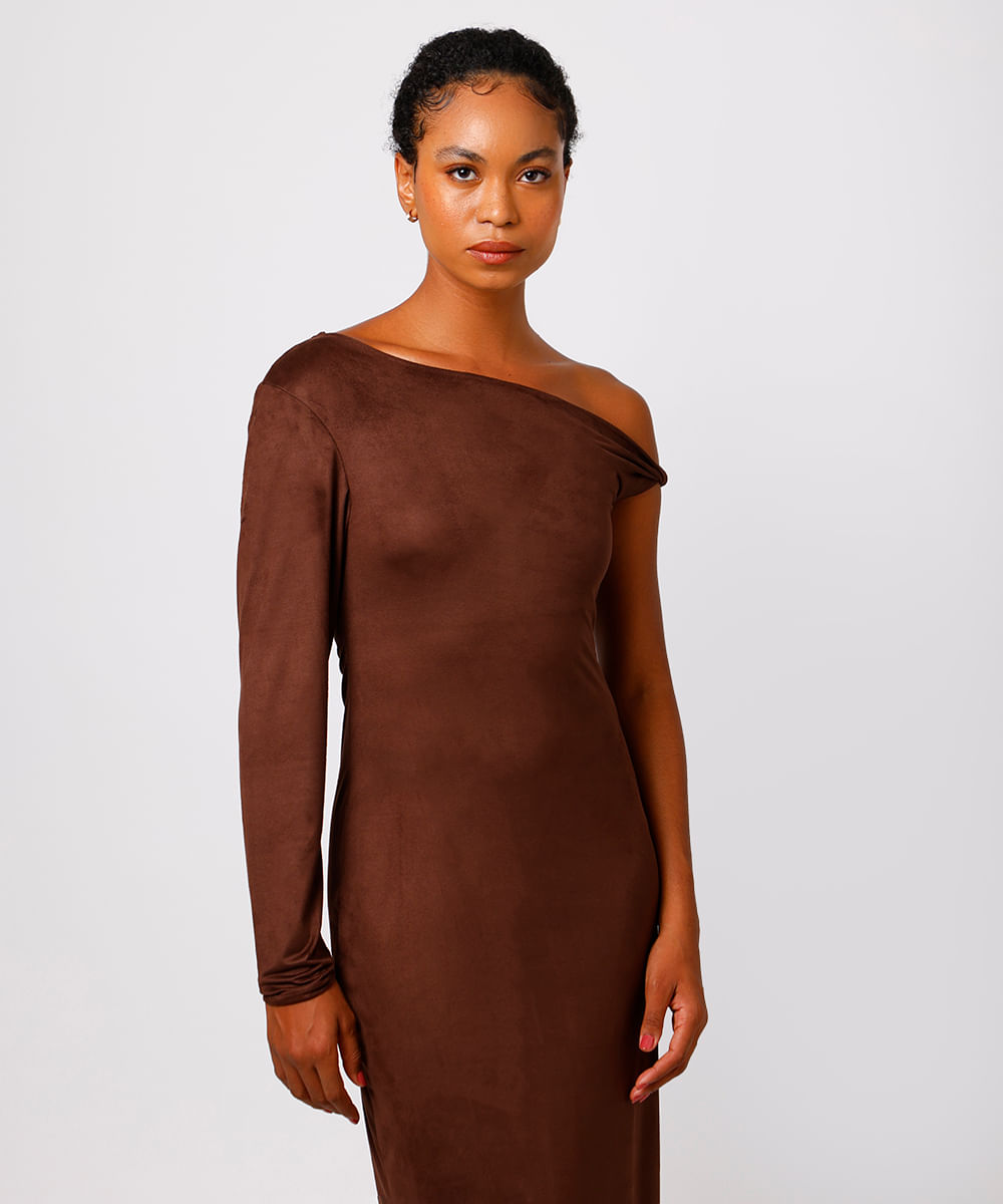 vestido longo feminino de suede com alça torcida mindset marrom