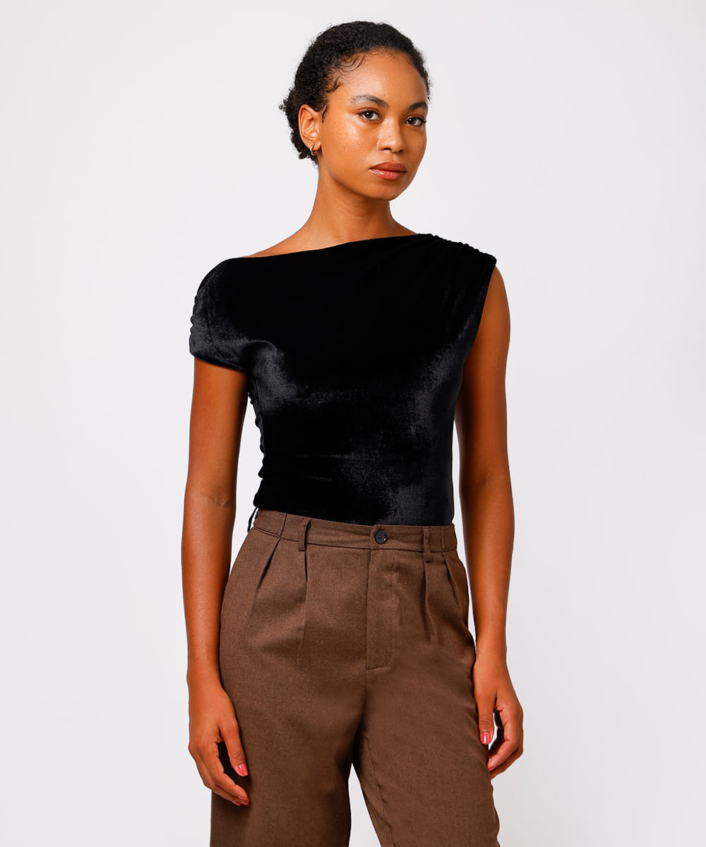 blusa feminina de veludo decote assimétrico mindset preta